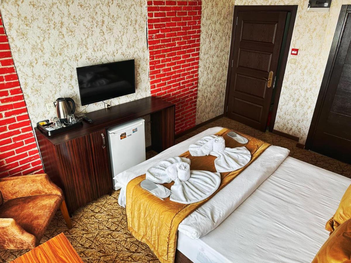 Rose Suite & Hotel 布尤切克梅奇 外观 照片